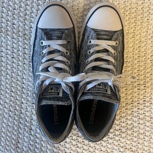 Converse chuck taylor all star Madison low top women’s sneaker size 9